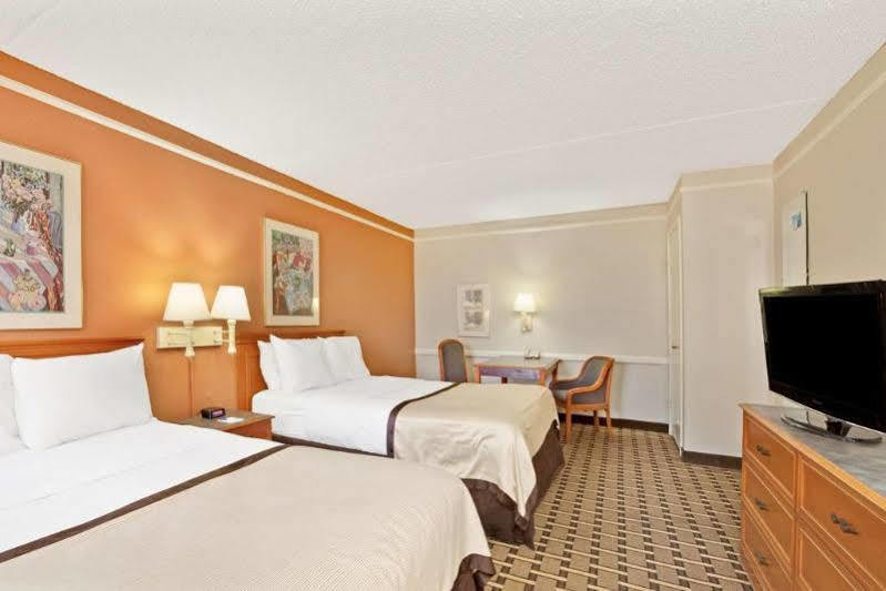 Red Roof Inn Houston North - Fm1960 & I-45 Westfield Exterior photo