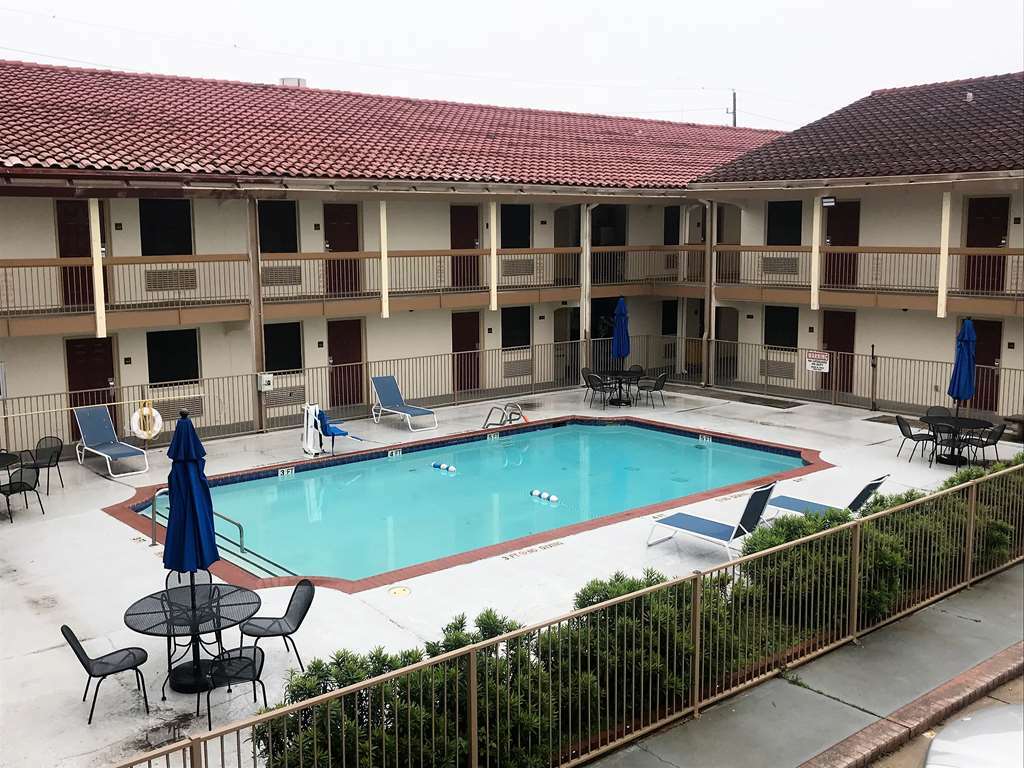 Red Roof Inn Houston North - Fm1960 & I-45 Westfield Facilities photo